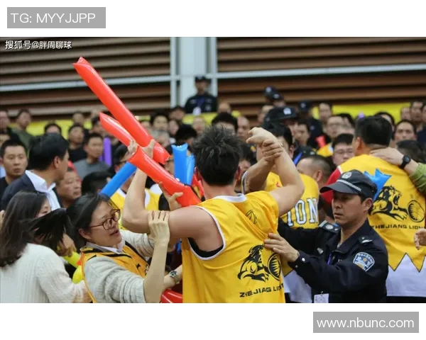 辽宁男篮顺利晋级季后赛，球迷欣喜看球队后劲十足